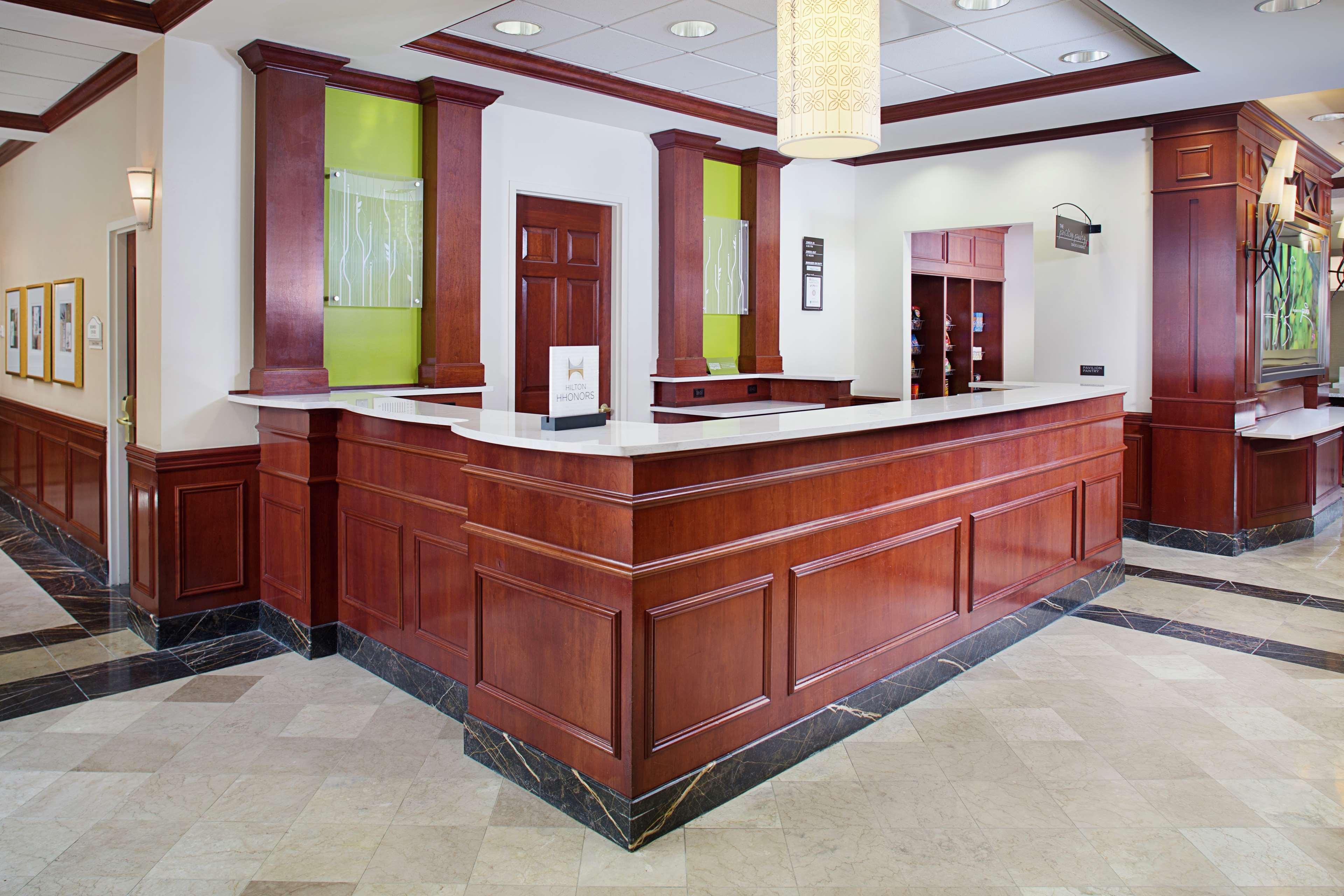 Hilton Garden Inn Virginia Beach Town Center Exterior photo